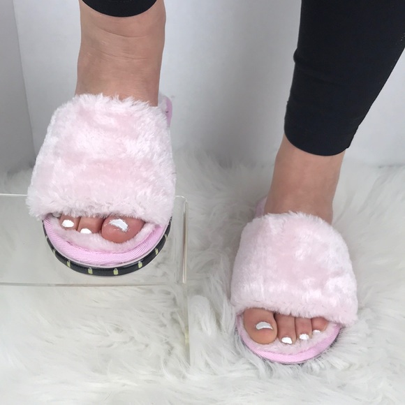 Fur Slippers With Lights - Picture 2 of 8